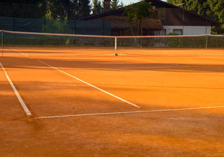 Pourquoi est-il important de refaire le revêtement de votre court de tennis ?