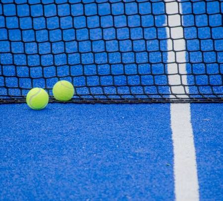 Rénovation de courts de tennis en résine synthétique : Comment entretenir votre court de tennis
