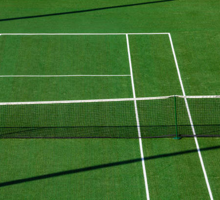 Quels sont les avantages de l’installation de systèmes d’irrigation modernes lors de la rénovation d’un court de tennis pour les hôtels à Nice dans les Alpes-Maritimes ?