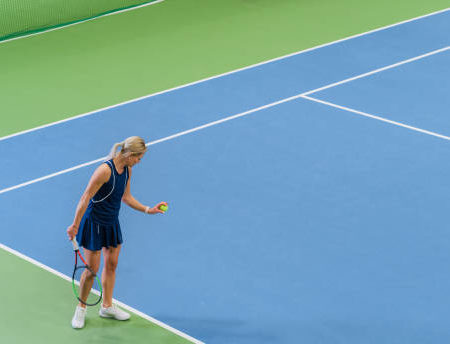 Comment choisir la bonne taille de court de tennis en gazon synthétique pour les organismes sportifs à Nice?